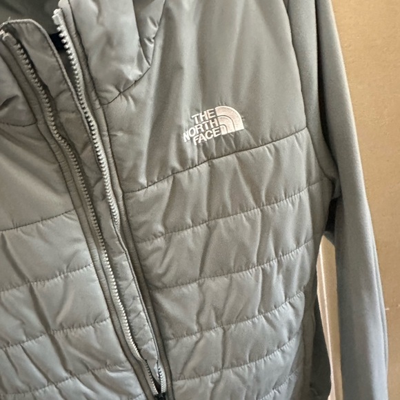 The North Face Women's Jacket - Picture 9 of 11